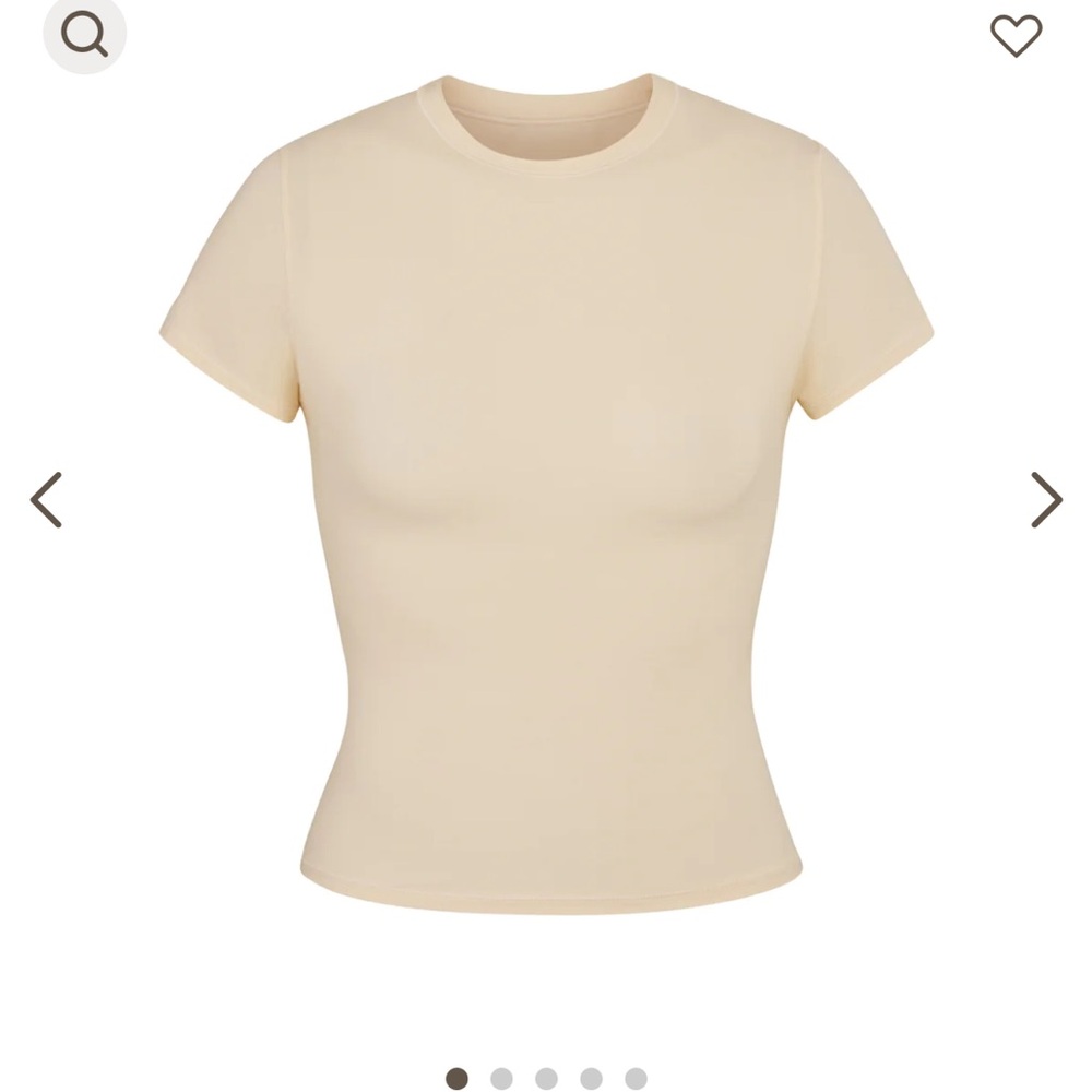 NWT SKIMS Fits Everybody T-shirt